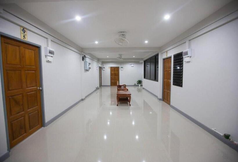 Hotel เอสทรี รูม S3 Room สัตหีบ