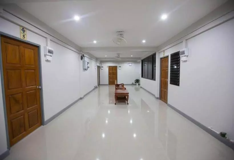 Hotelli เอสทรี รูม S3 Room สัตหีบ