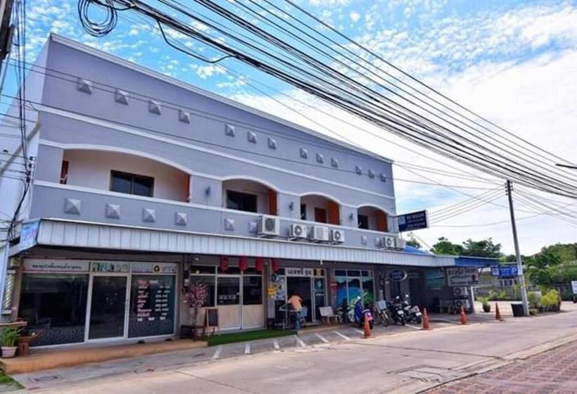 Hotel เอสทรี รูม S3 Room สัตหีบ