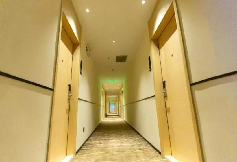 Hotelli City Comfort Inn Shaoguan Biguiyuan Phoenix City Gold Village