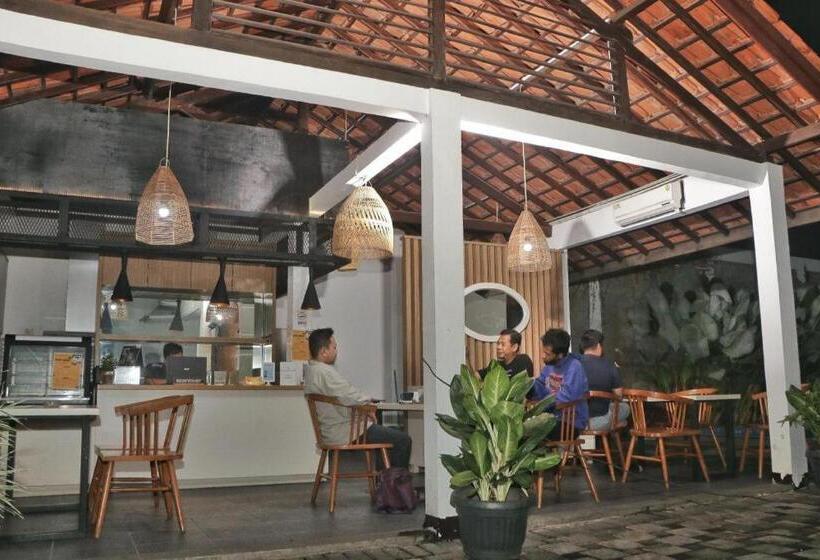 هتل De Jati House