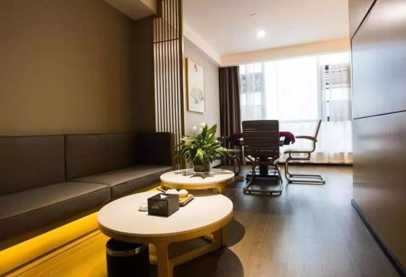 Hotelli Green Tree Inn Henan Fuzhou Municipal Government Wanhuicheng Commercial Plaza