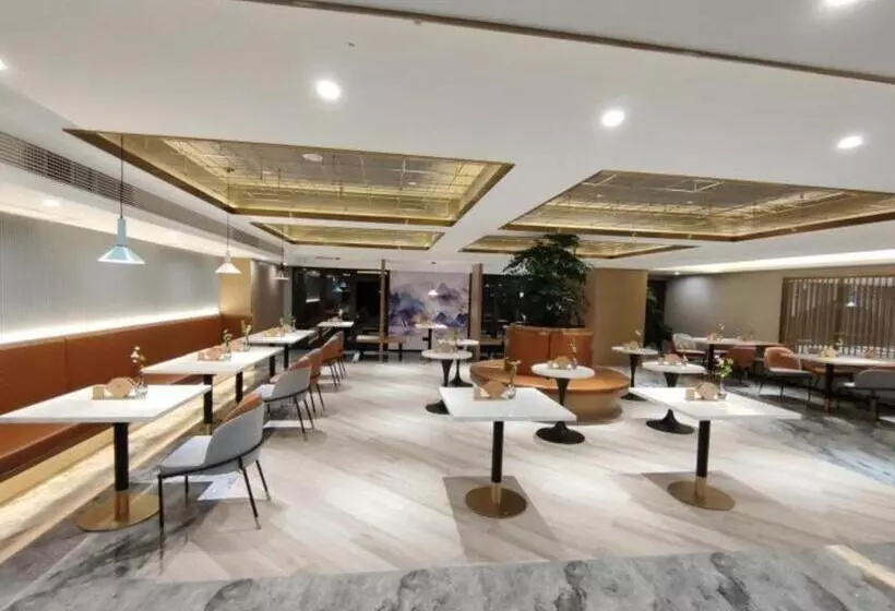 Hotelli Green Tree Inn Henan Fuzhou Municipal Government Wanhuicheng Commercial Plaza