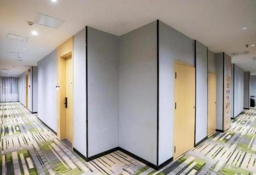 Hotel Greentree Inn Express Fuyang University Town West High Speed Railway Station