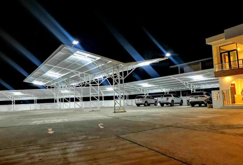 酒店 Mali House Sakon Nakhon