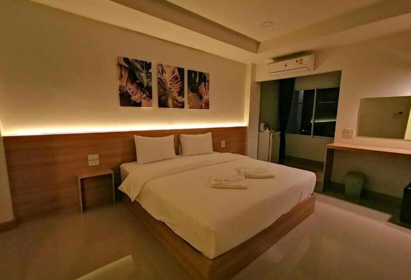 酒店 Mali House Sakon Nakhon