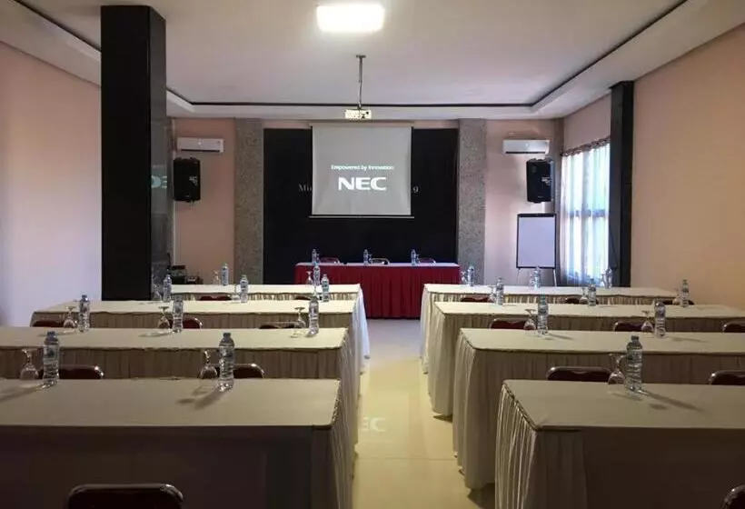 Hotelli Mireya Sorowako