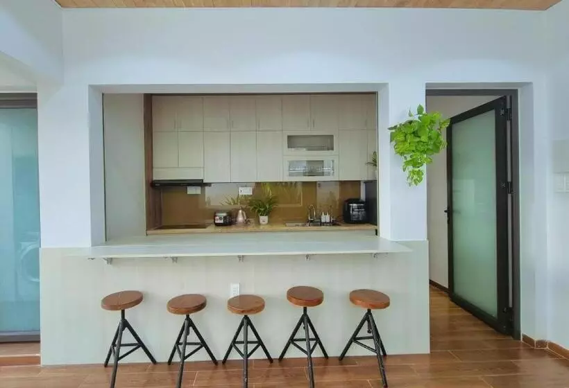 هتل Nha Trong Pho   The Chilling House