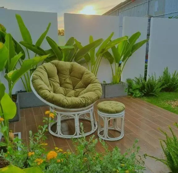 هتل Nha Trong Pho   The Chilling House