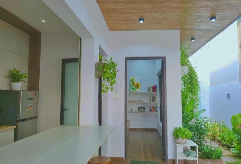 هتل Nha Trong Pho   The Chilling House