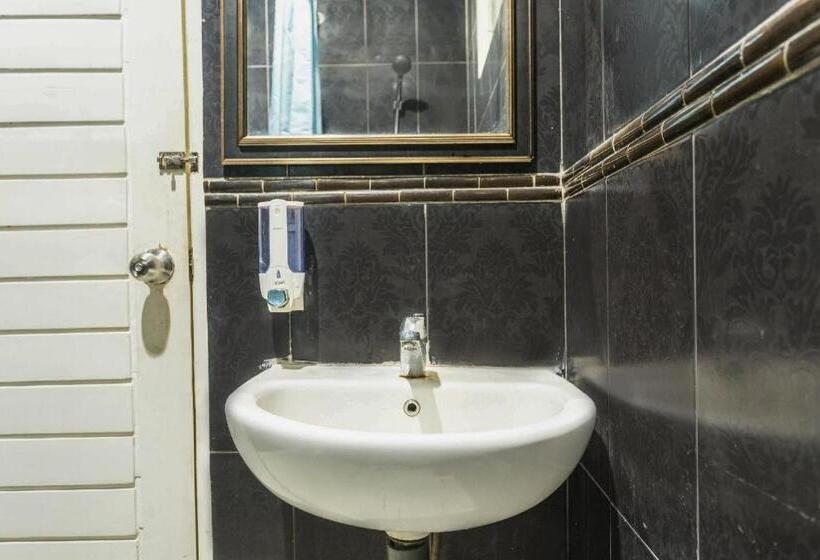 Hotel Oyo 2544 Just In