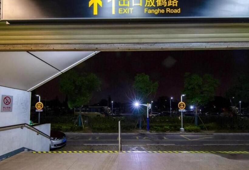 Shell Hotel Shnaghai Beiqiao Metro Station
