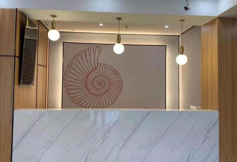 Shell Hotel Shnaghai Beiqiao Metro Station