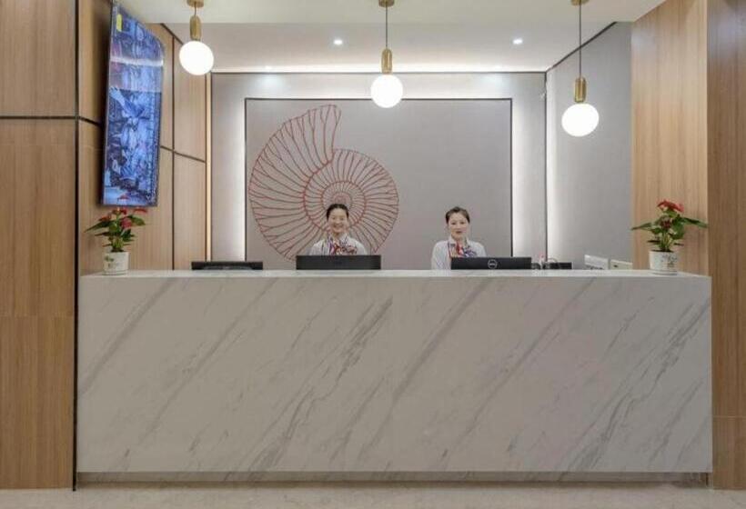 Shell Hotel Shnaghai Beiqiao Metro Station