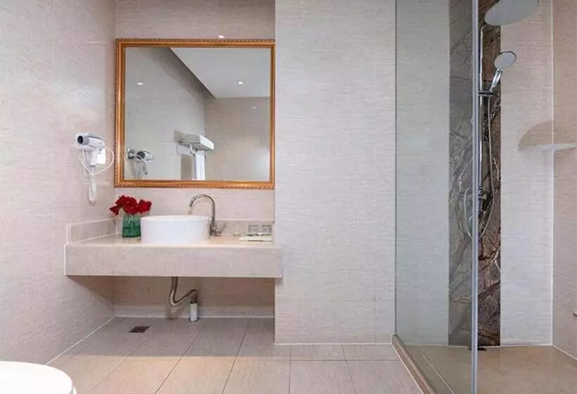 Vienna Hotel Anhui Taihe Baitai Xingma International