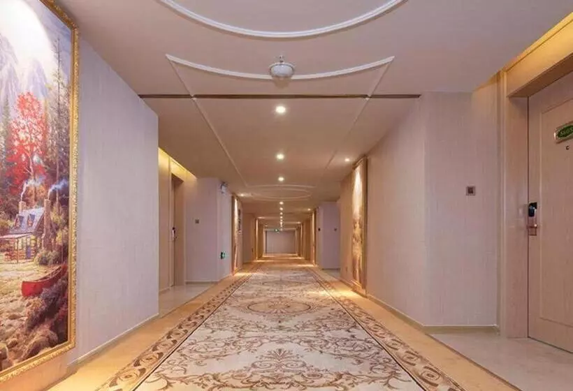 Vienna Hotel Anhui Taihe Baitai Xingma International