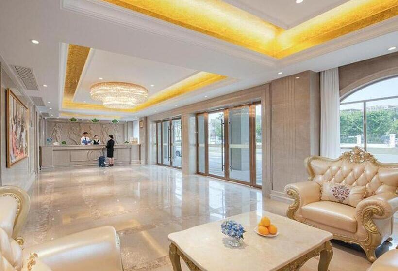 Vienna Hotel Ganzhou Nankang District Center