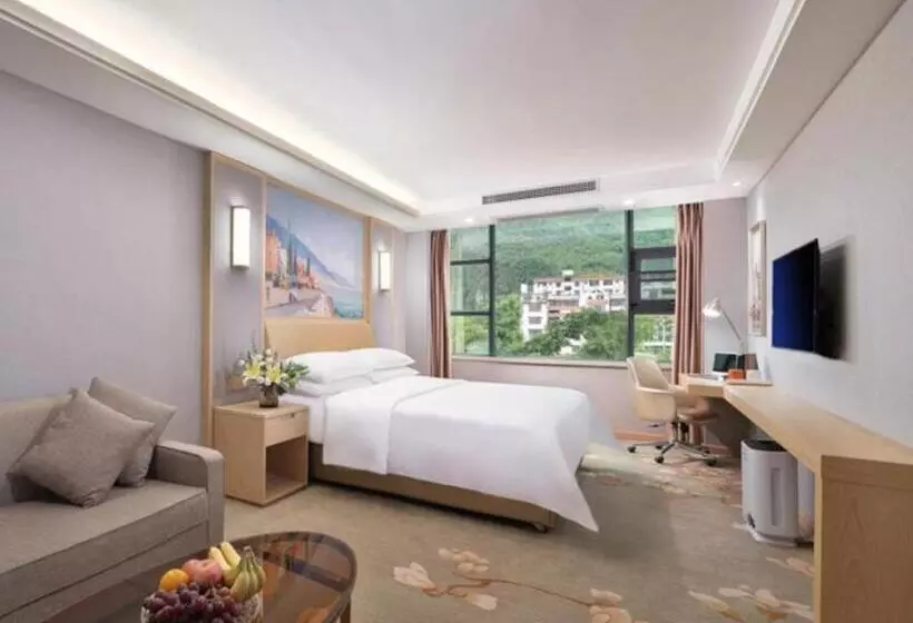 Vienna Hotel Guangxi Hechi Jinchengjiang Baima Street
