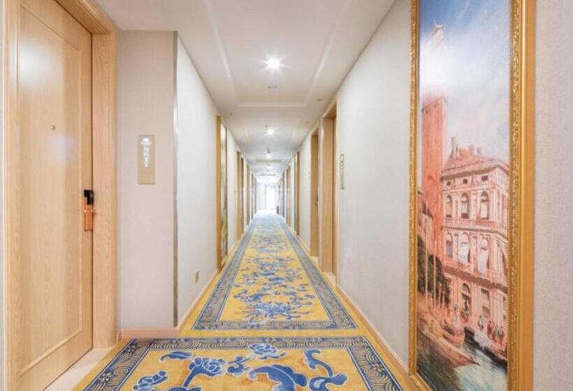 Vienna Hotel Guangxi Hechi Jinchengjiang Baima Street