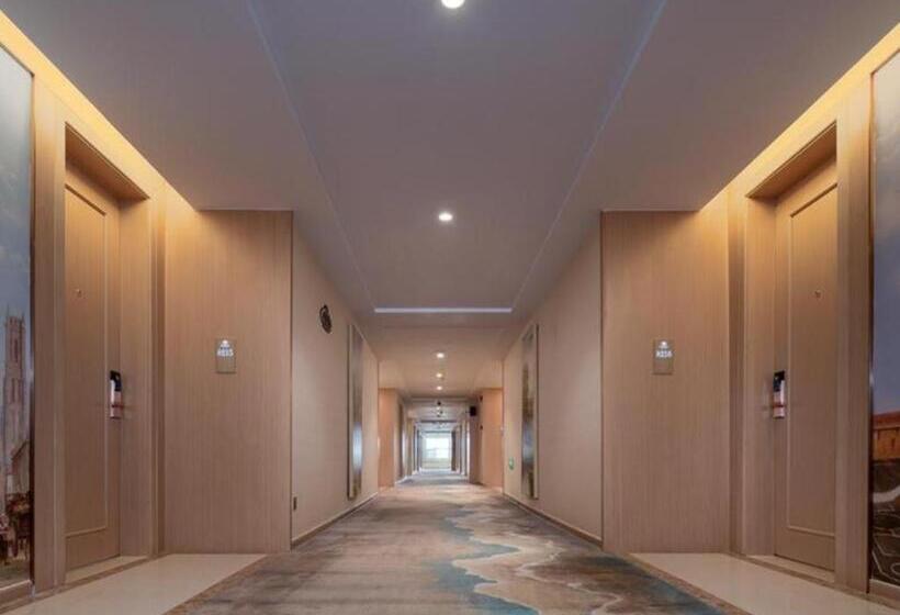 Vienna Hotel Hubei Dangyang Bus Passenger Station