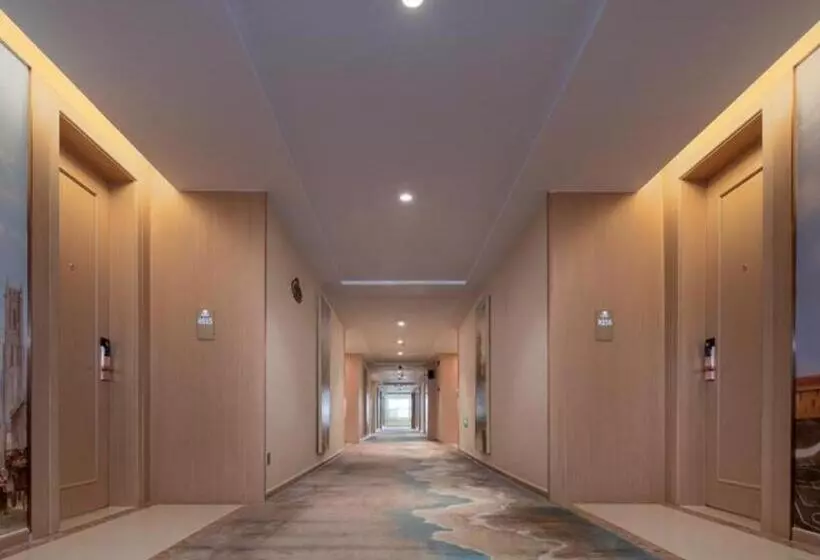 Vienna Hotel Hubei Dangyang Bus Passenger Station