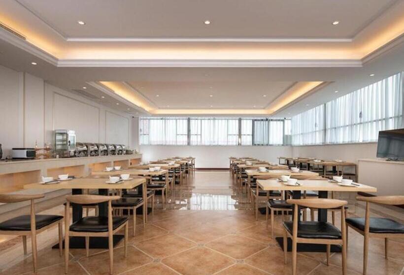 Vienna Hotel Hubei Dangyang Bus Passenger Station