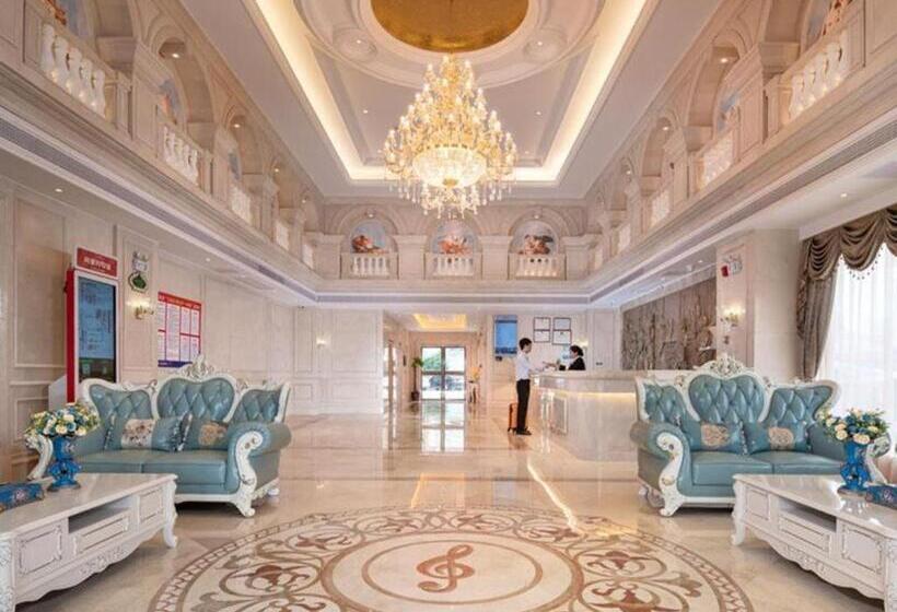 Vienna Hotel Hubei Dangyang Bus Passenger Station