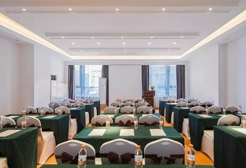 Vienna Hotel Taicang Shanghai East Road Landu Branch