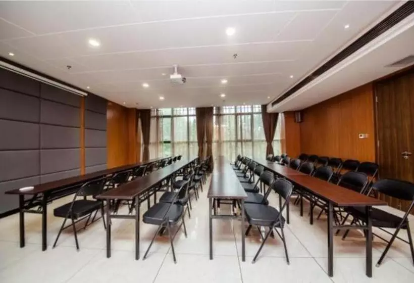 Borrman Hotel Xinxiang Muye Avenue