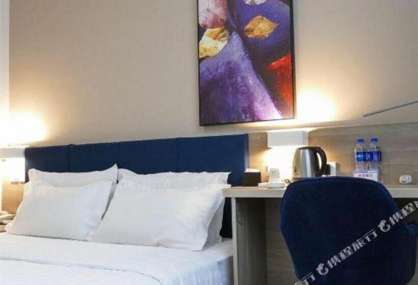 Hotel 7 Days Premium Xianning Wenquan Shopping Center