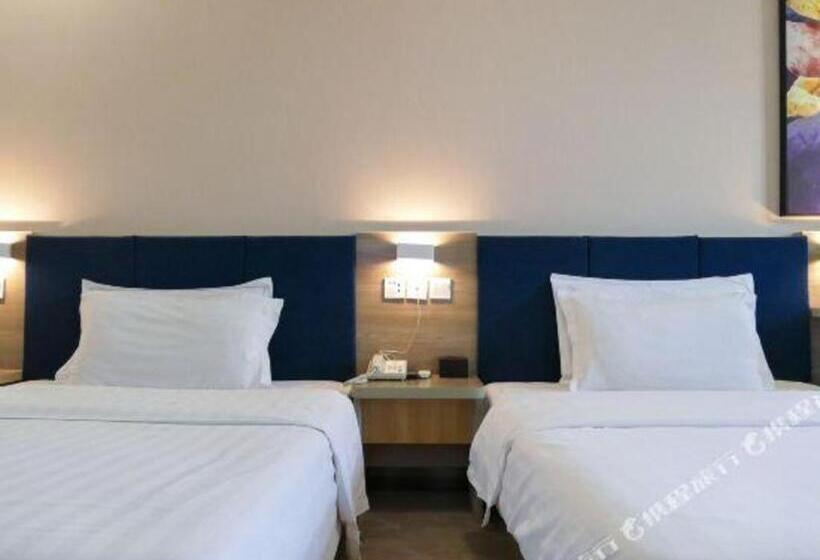 Hotel 7 Days Premium Xianning Wenquan Shopping Center