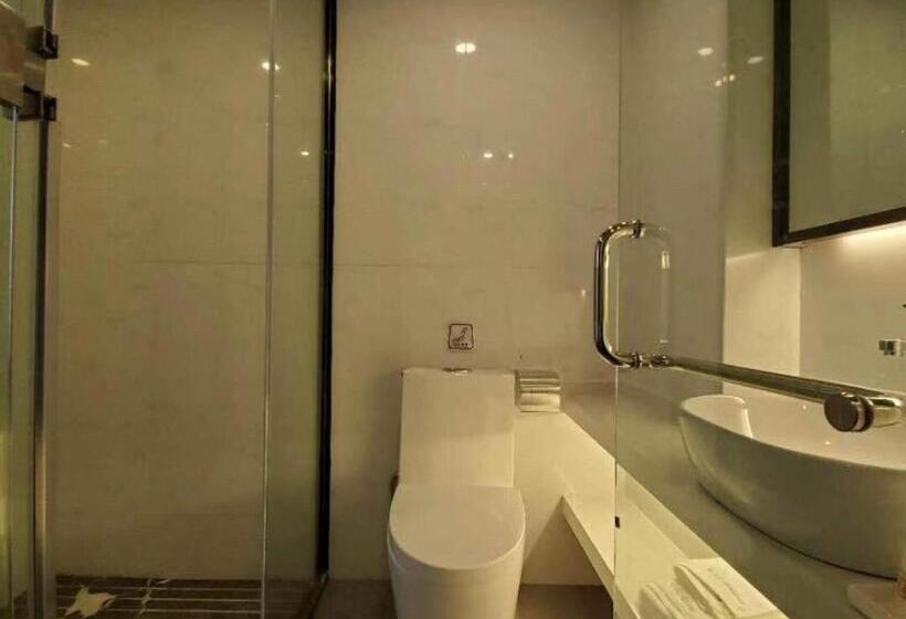 Hotel 7 Days Premium Xianning Wenquan Shopping Center