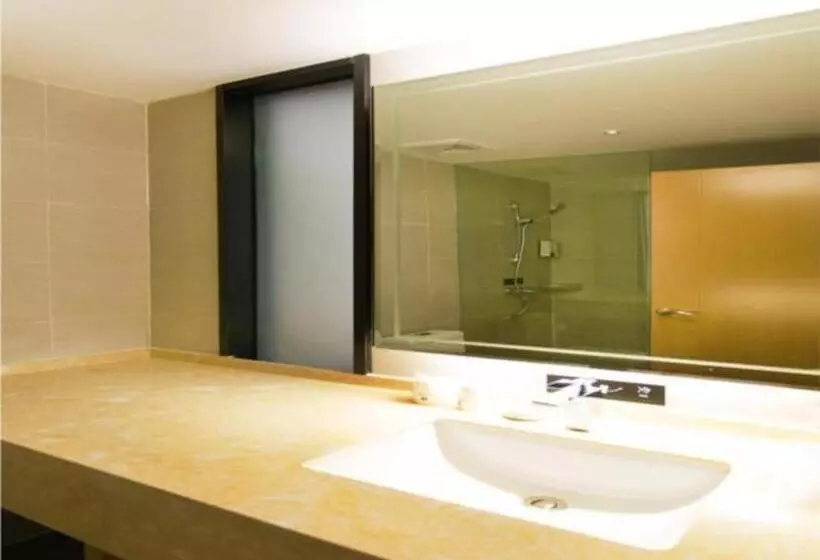 Hotelli City Comfort Inn Baise Forest Central City Hengji Plaza