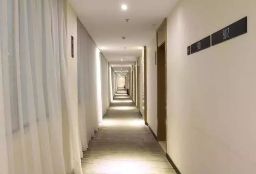 Hotelli City Comfort Inn Baise Forest Central City Hengji Plaza