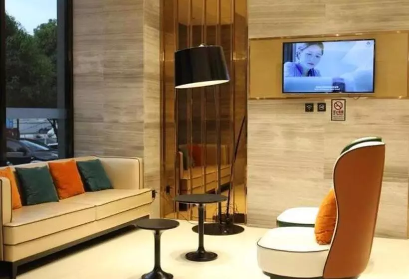 Hotelli City Comfort Inn Baise Forest Central City Hengji Plaza