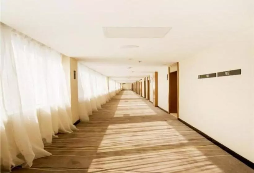 Hotelli City Comfort Inn Baise Forest Central City Hengji Plaza