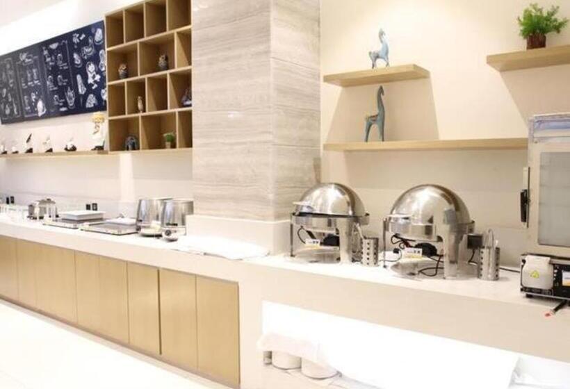 Отель City Comfort Inn Baise Forest Central City Hengji Plaza