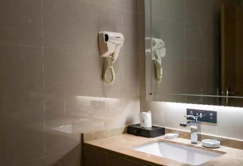 Hotelli City Comfort Inn Beiliu Yongfeng Plaza Chengnan Bus Station