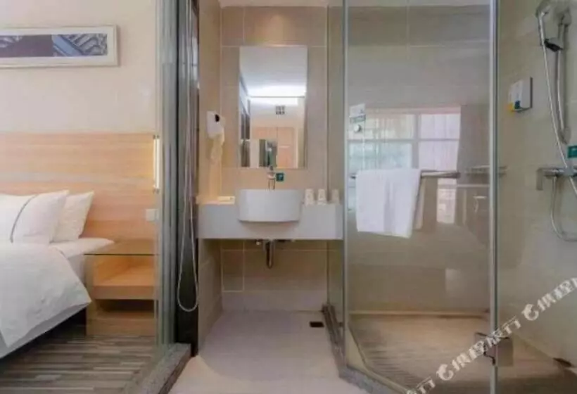 Hotelli City Comfort Inn Guanghan Sanxingdui Bailun Plaza