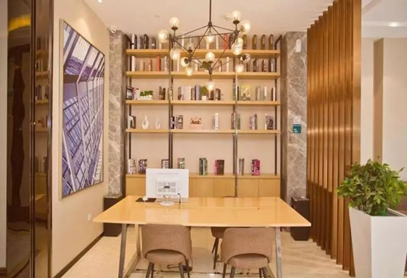 Hotelli City Comfort Inn Guanghan Sanxingdui Bailun Plaza