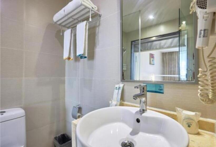 Отель City Comfort Inn Liuzhou Baisha Bus Station Shengli Barbecue City