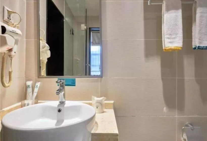 Hotelli City Comfort Inn Liuzhou Baisha Bus Station Shengli Barbecue City