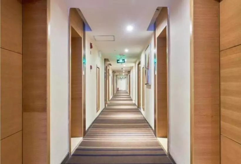 Hotelli City Comfort Inn Liuzhou Baisha Bus Station Shengli Barbecue City