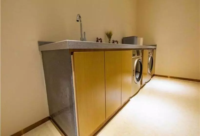 Hotelli City Comfort Inn Maoming Shuidong Wanda Plaza Government