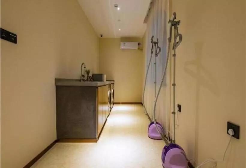 Hotelli City Comfort Inn Maoming Shuidong Wanda Plaza Government