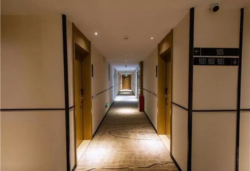 Hotelli City Comfort Inn Maoming Shuidong Wanda Plaza Government