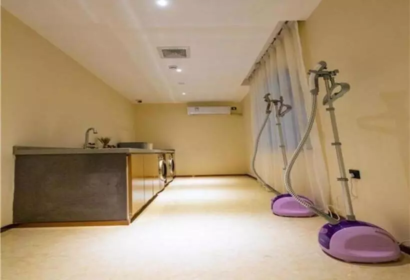 Hotelli City Comfort Inn Maoming Shuidong Wanda Plaza Government