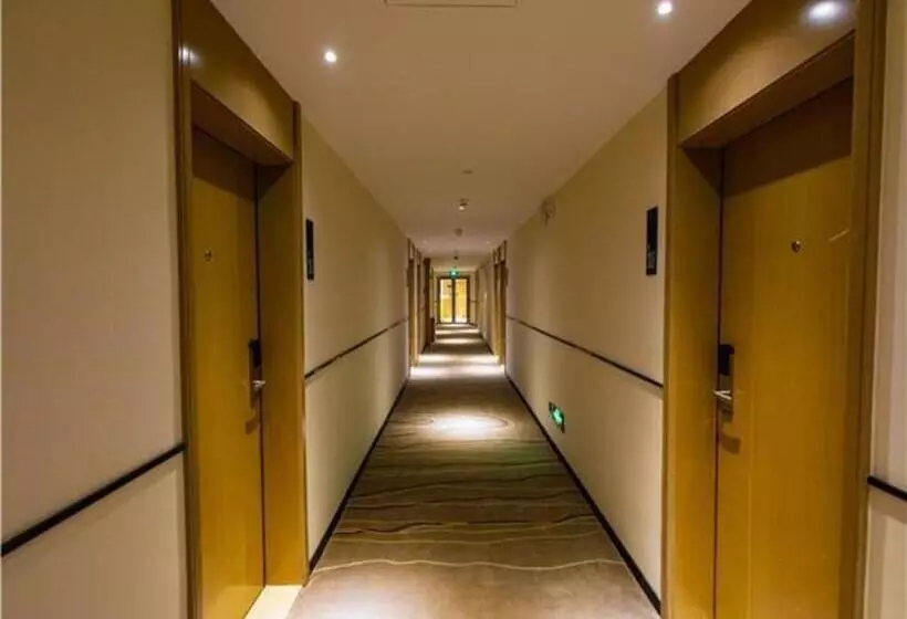 Hotelli City Comfort Inn Maoming Shuidong Wanda Plaza Government