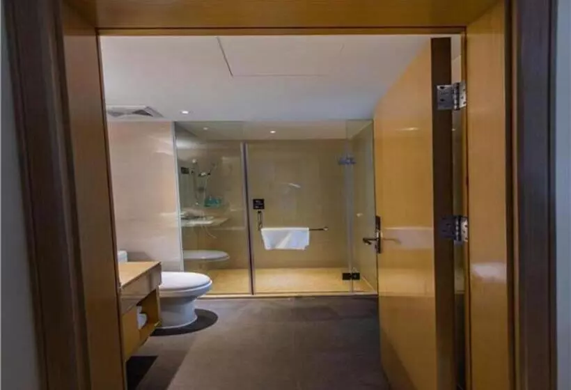 Hotelli City Comfort Inn Maoming Shuidong Wanda Plaza Government