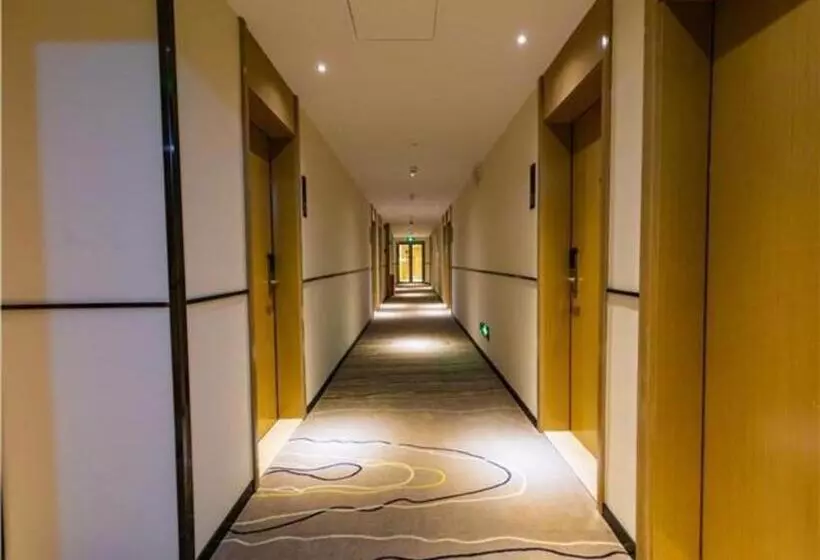 Hotelli City Comfort Inn Maoming Shuidong Wanda Plaza Government